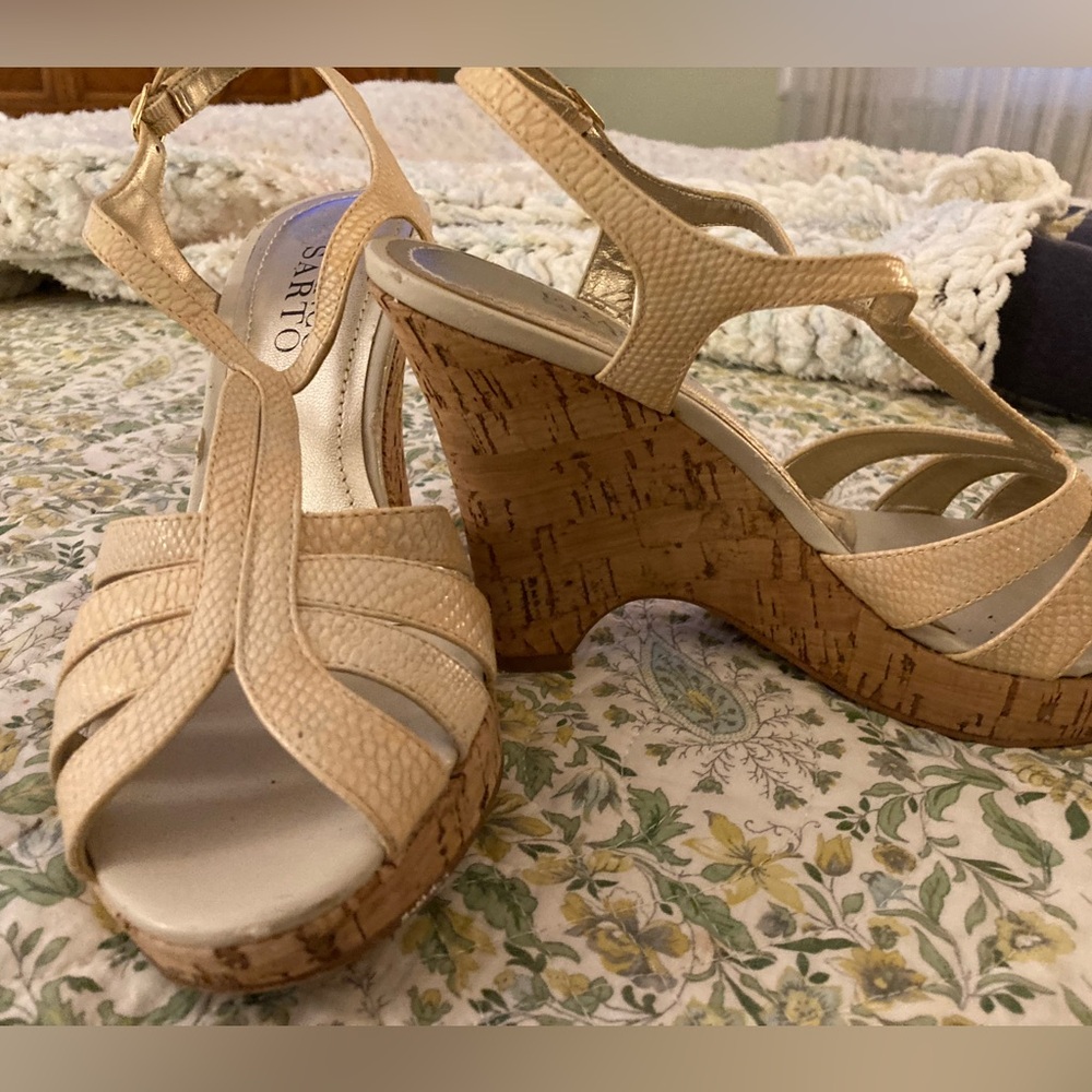 Franco Sarto Cork Wedge Sandel Leather Upper Ankle Strap Gold Buckle 7M